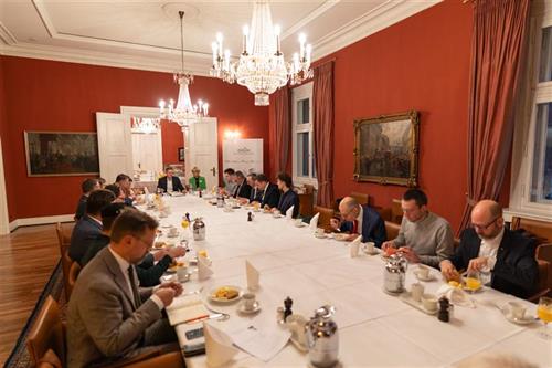 Politisches Frühstück der „Initiative Grün“/ Klimaanpassung voranbringen – Bürokratierückbau umsetzen